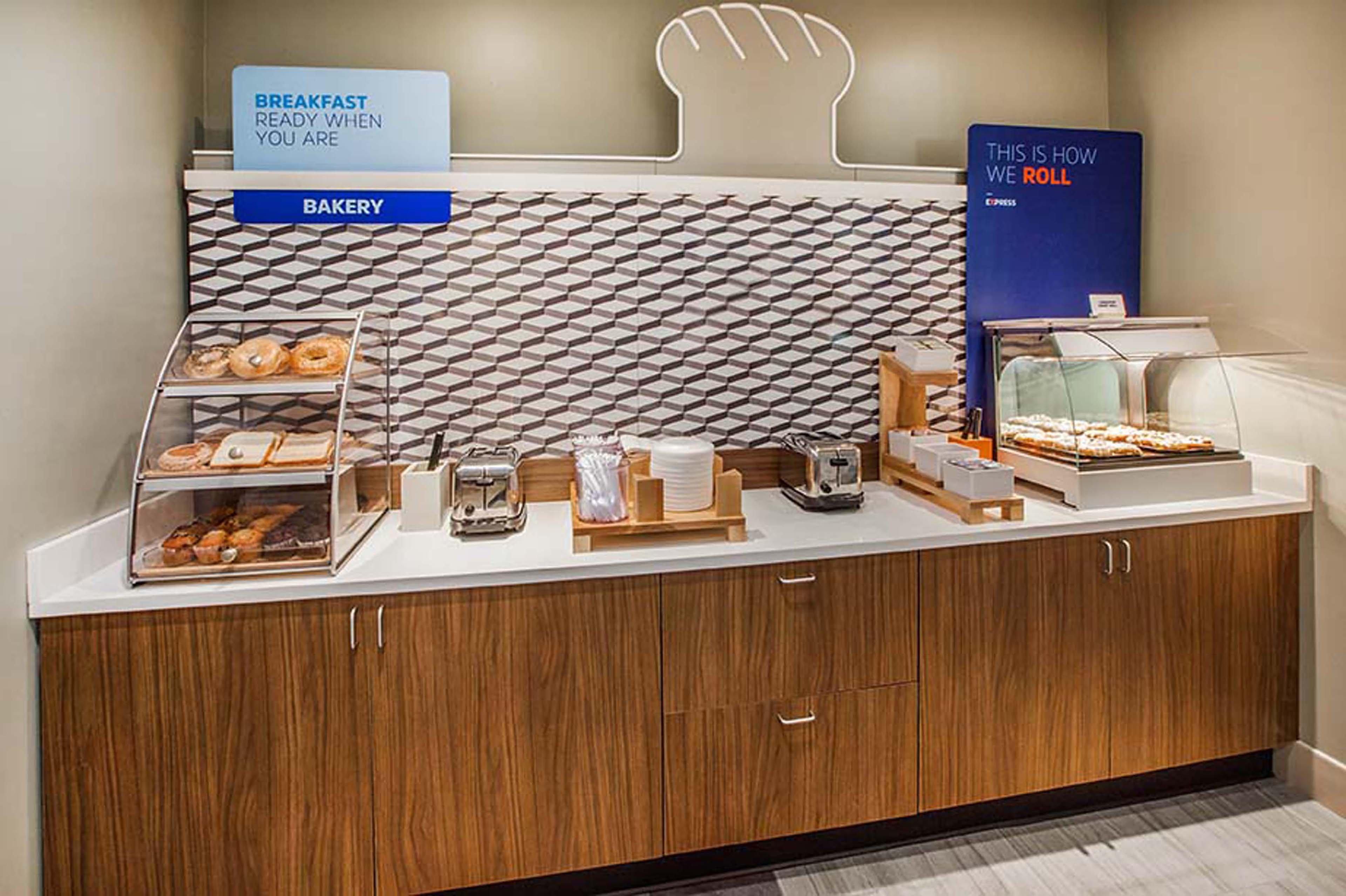 Holiday Inn Express Hotel & Suites Shawnee I-40 By Ihg Eksteriør billede