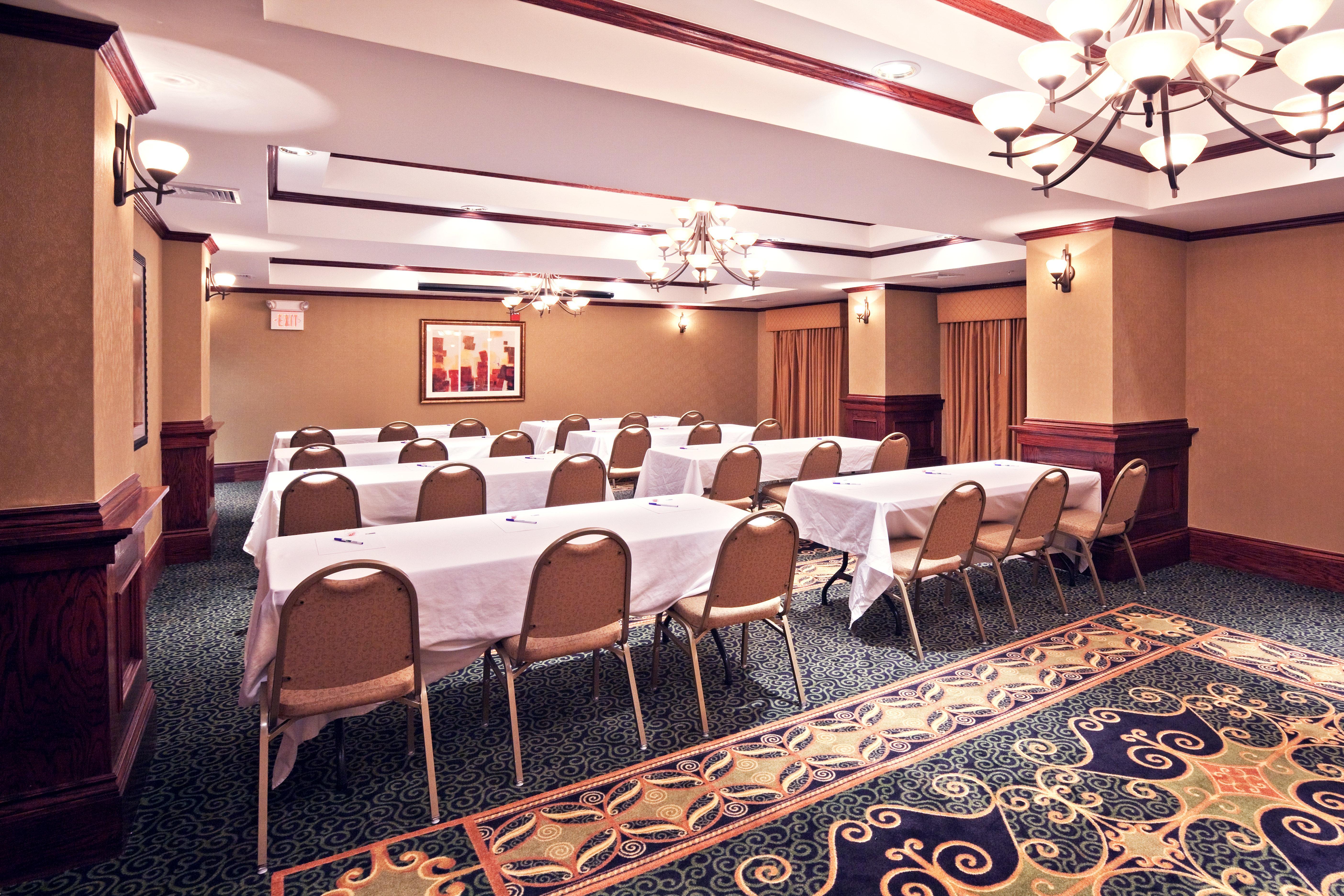 Holiday Inn Express Hotel & Suites Shawnee I-40 By Ihg Eksteriør billede