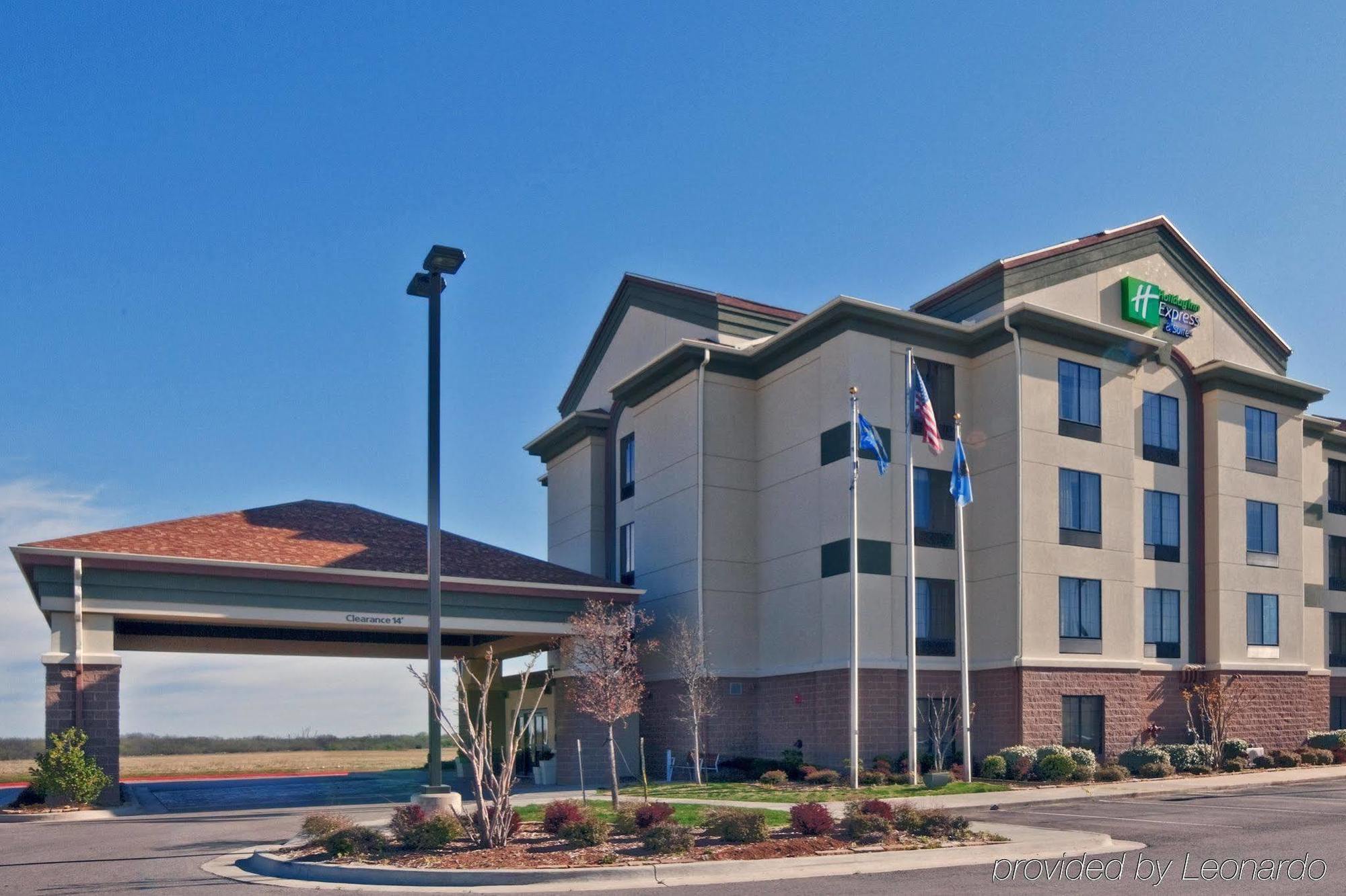 Holiday Inn Express Hotel & Suites Shawnee I-40 By Ihg Eksteriør billede